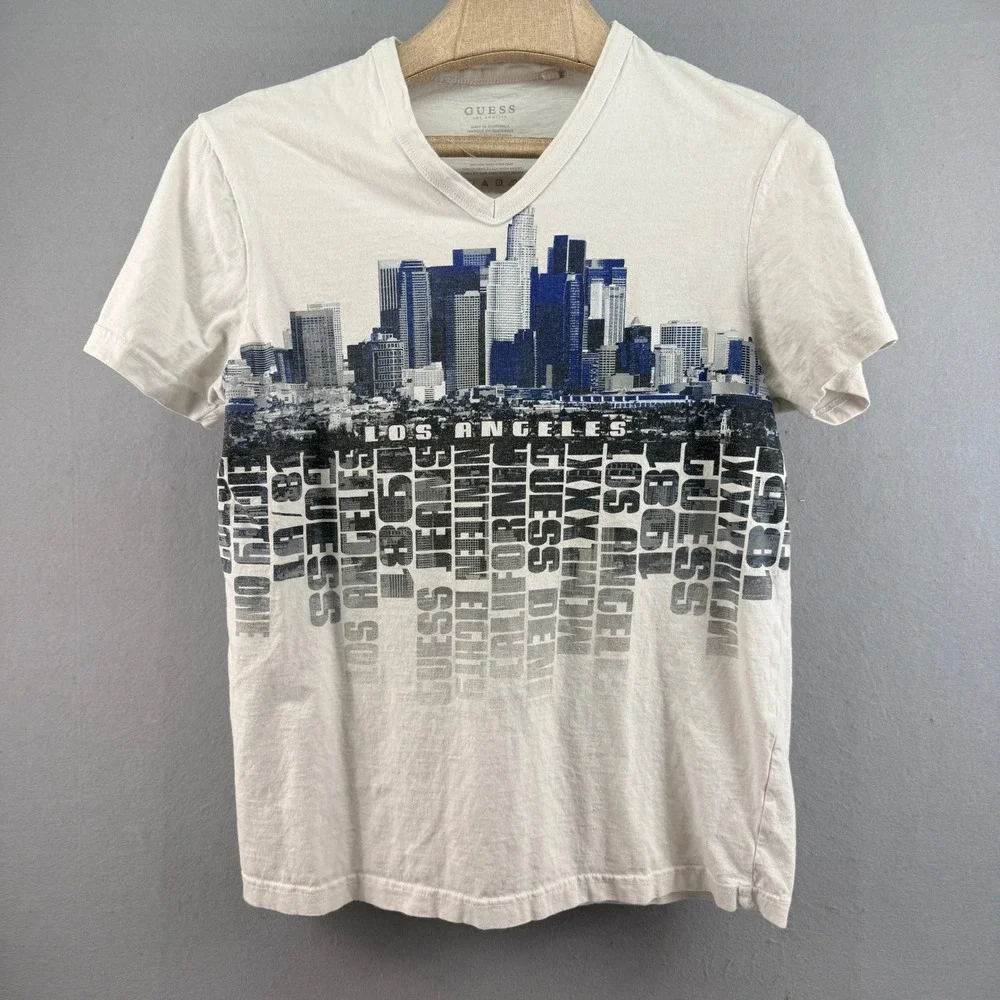 Guess Los Angeles Skyline Graphic V-Neck T-Shirt Mens Large White Blue Cotton‎ - Picture 2 of 9